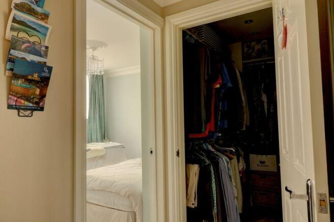 Walk-in wardrobe