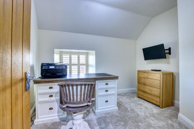 Barn Bedroom/Offi...