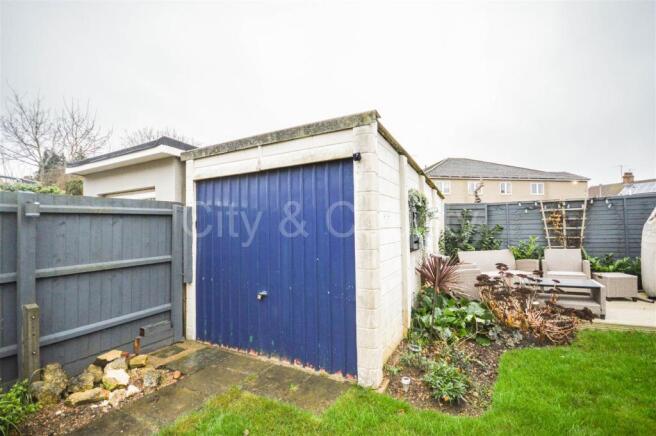 garage.jpg