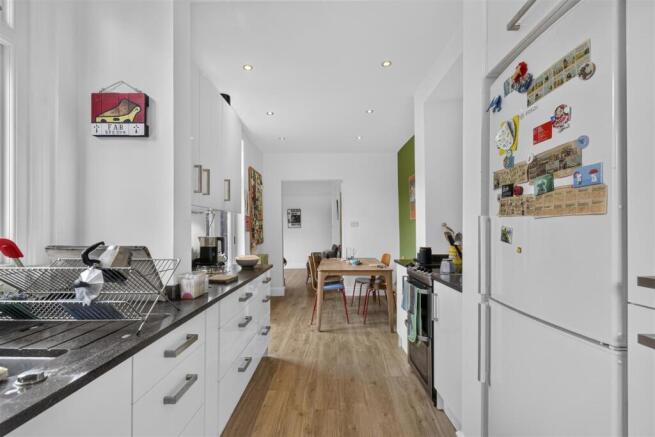 4 bed Terraced for sale Image 9