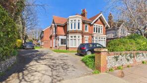 12a, Loxley Gardens, Bulkington Avenue, Gaisford, Worthing BN14 7JB
