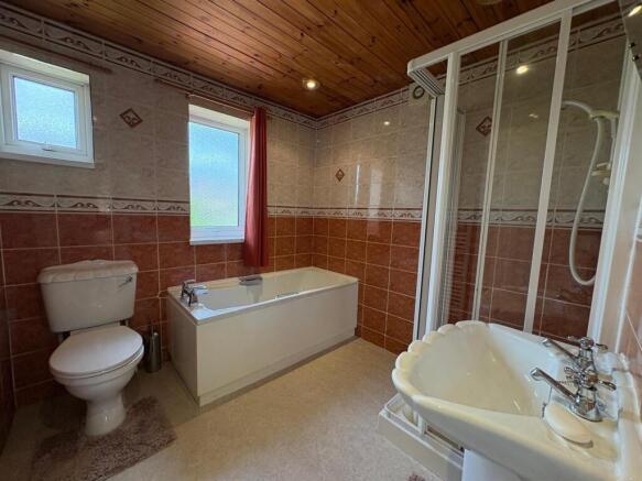 3 bed House for sale Image 12