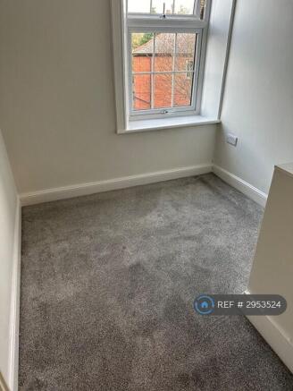 2 bed Terraced to rent Image 6