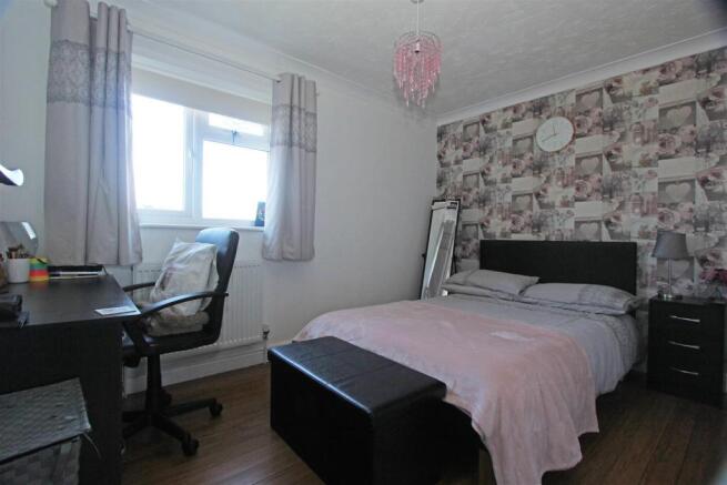 14Fallowfield-Bedroom3.jpg