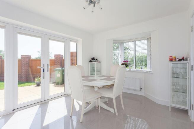 Violet Close, Congleton photo 4