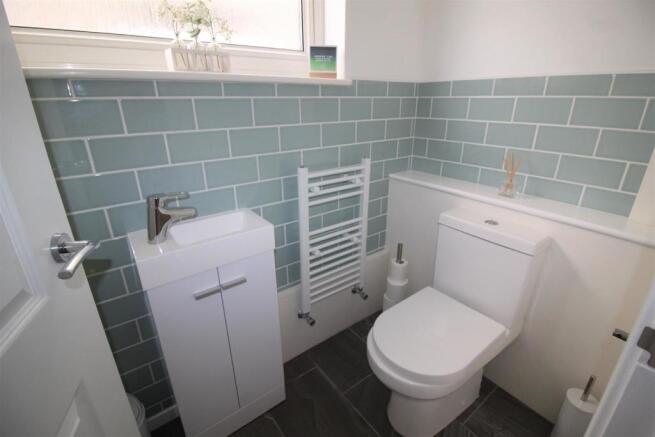 23 Cranwell Close, Chippenham - WC.jpg