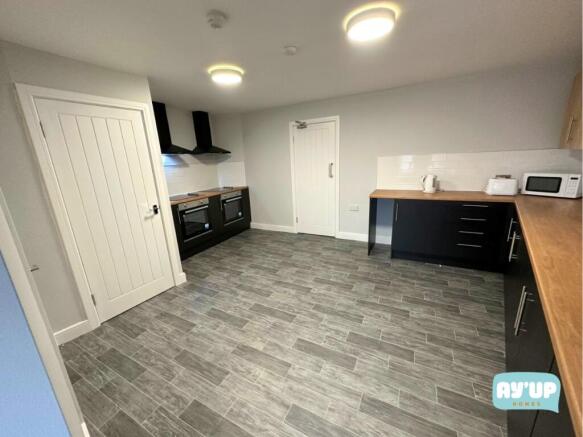 1 bed House Share to rent Image 5