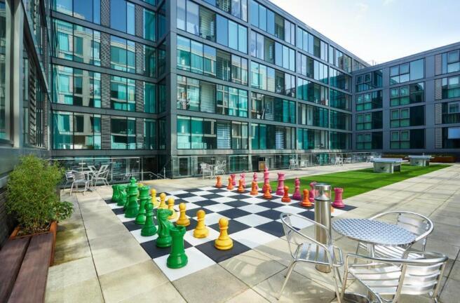 2 bed Apartment to rent Image 8