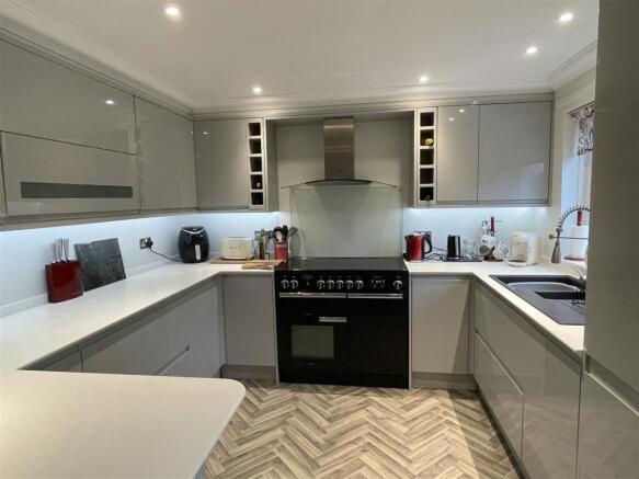KITCHEN: