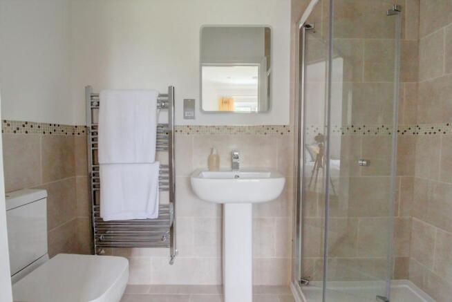 en-suite to bed 1
