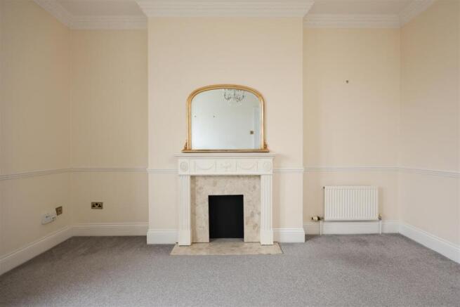 8 Pembroke Gate 3.JPG