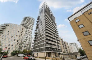Flat 2101, 9 Streamlight Tower, Province Square, London E14 9DW