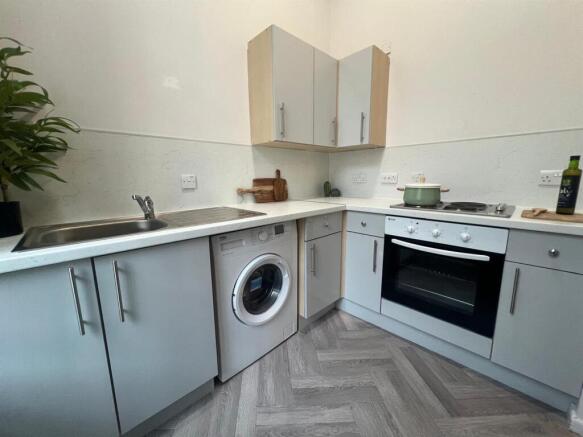 Dressed Kitchen,..jpg