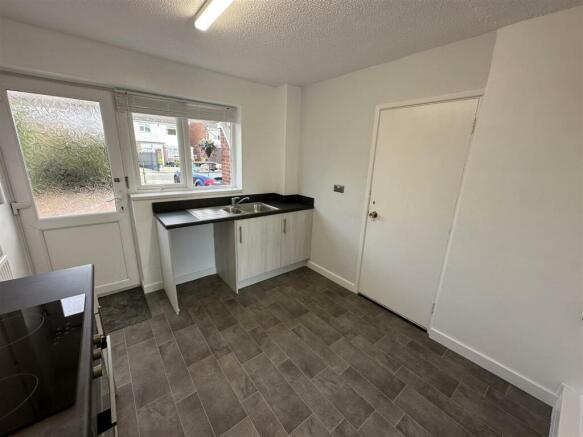 Kitchen 2 of 4