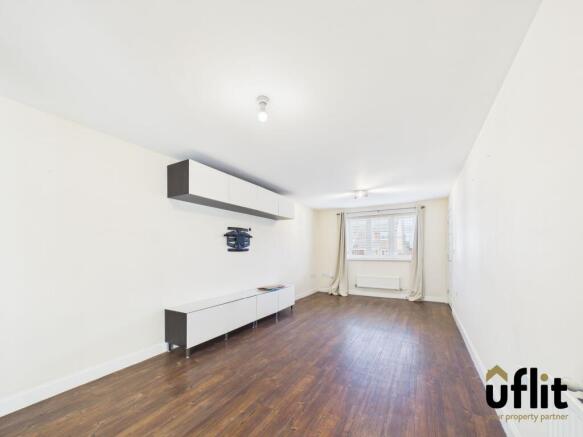 4 bed Detached for sale Image 6