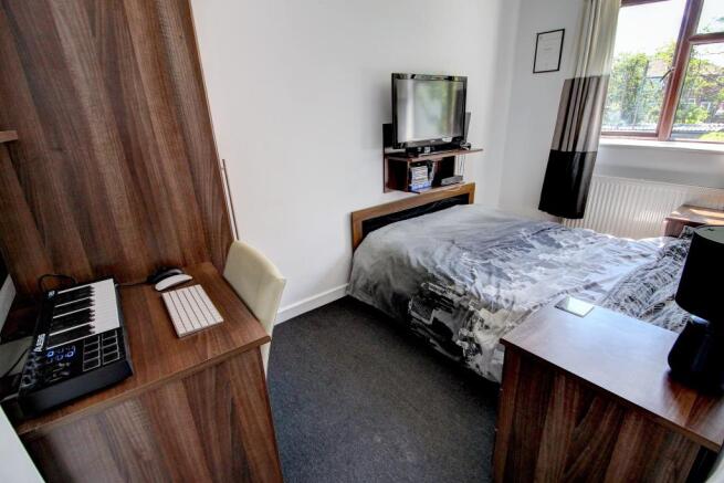 Second bedroom 