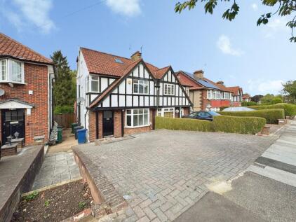 Farm Road, Edgware, HA8
