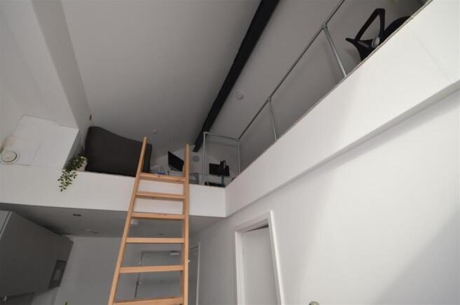 1 bed Apartment to rent Image 4