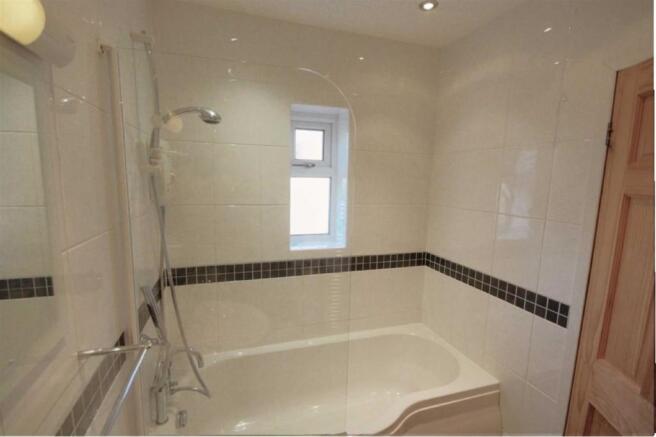 Birchley Road - Bathroom