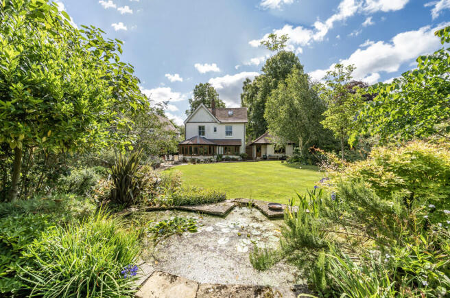 1332251-5-689233b...