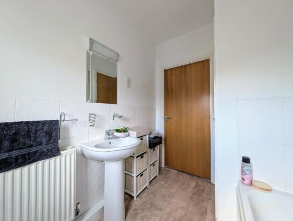 2 bed Flat to rent Image 6
