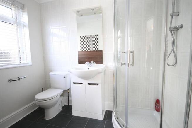 EN SUITE SHOWER ROOM