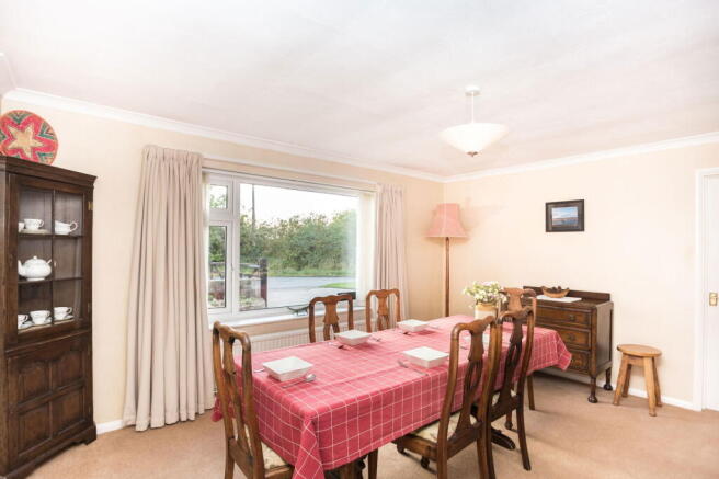 5 bed Detached Bungalow for sale Image 6
