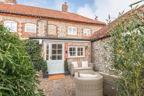 Charming Flint Georgian House in Blakeney