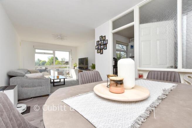 Lounge / Dining Room