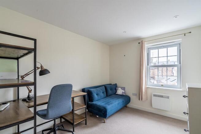 2 bed Flat for sale Image 11