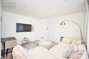 363, Porters Avenue, Dagenham RM9 4NA