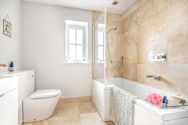 Family Bathroom 