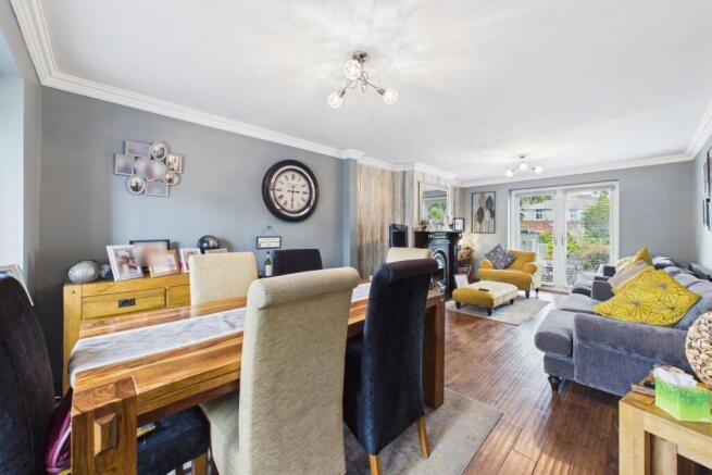 3 bed Semi-Detached for sale Image 8