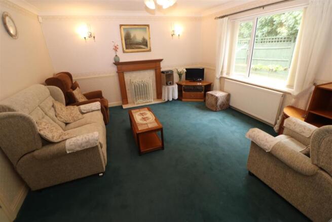 Lounge / Dining Room