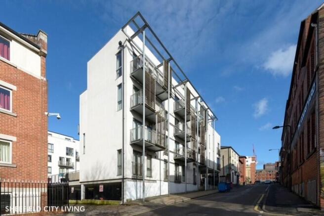 2 bed Apartment to rent Image 4