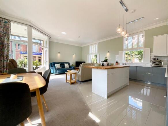 2 bed Apartment for sale Image 8