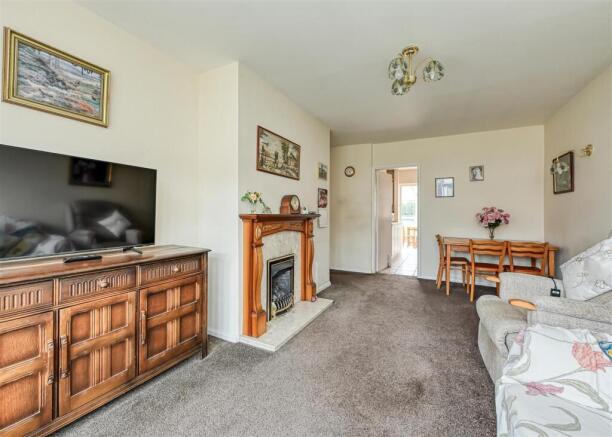 13 Orchard Drive, Bridgnorth photo 4