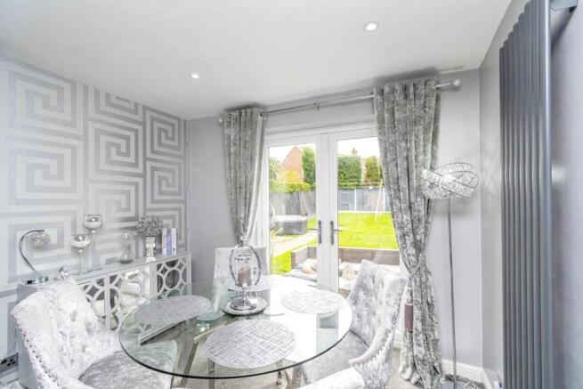 Lounge/Dining Room