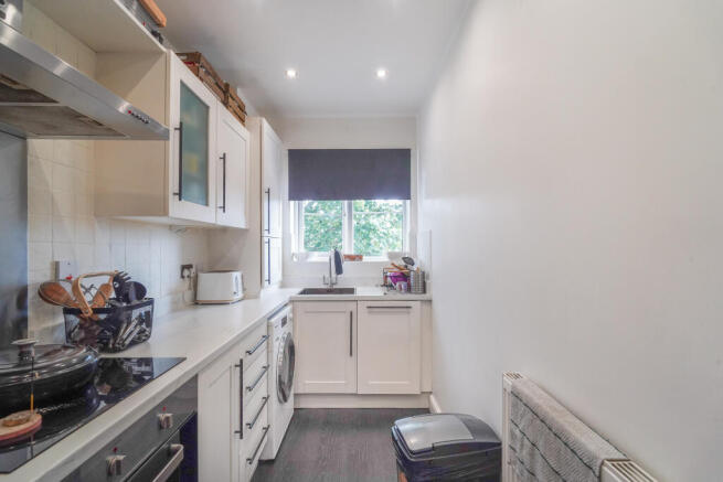 2 bed Flat for sale Image 4