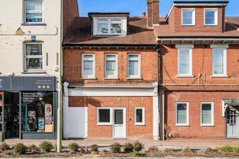 Lynchford Road, Farnborough, Hampshire, GU14