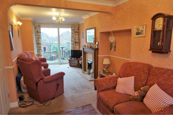 Lounge/Dining Room