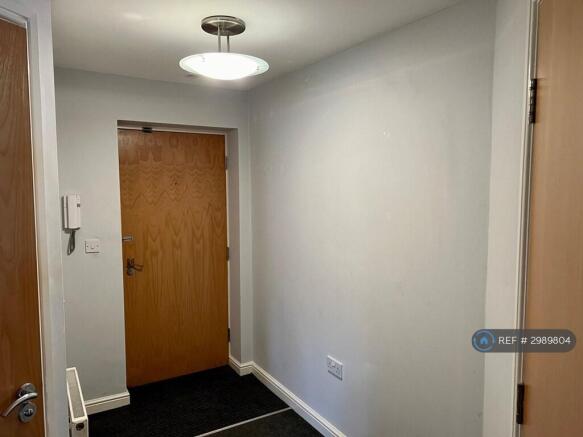2 bed Flat to rent Image 8