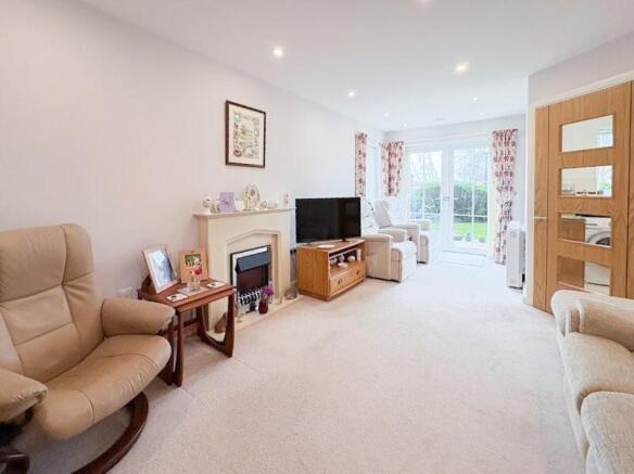 2 bed Apartment for sale Image 4