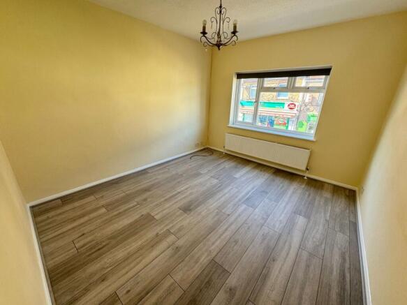 Modern 3 bedroom flat available to rent!