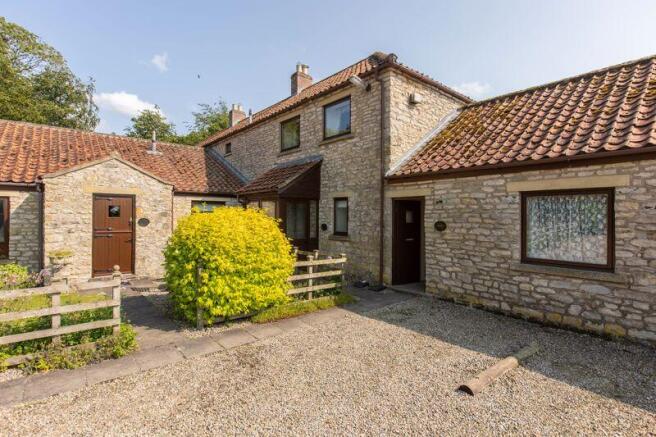 5 bed Character Property for sale Image 9
