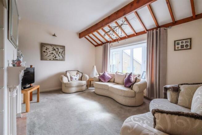 4 bed Detached for sale Image 5