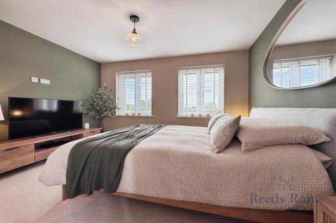 4 bed Detached for sale Image 12