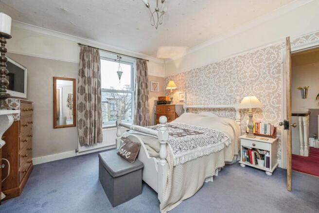 4 bed Semi-Detached for sale Image 7