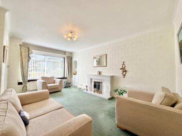 Glasgow Road, Ralston lounge shot