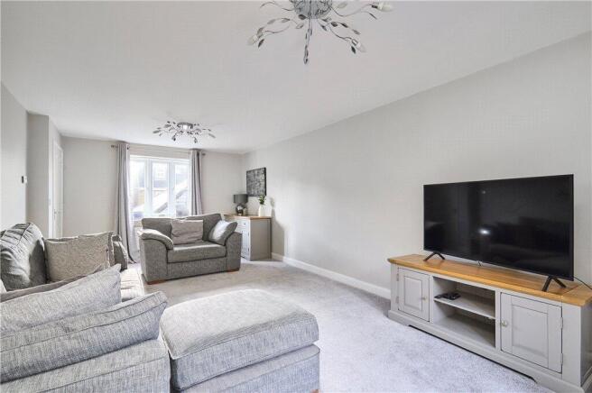 5 bed Detached for sale Image 7